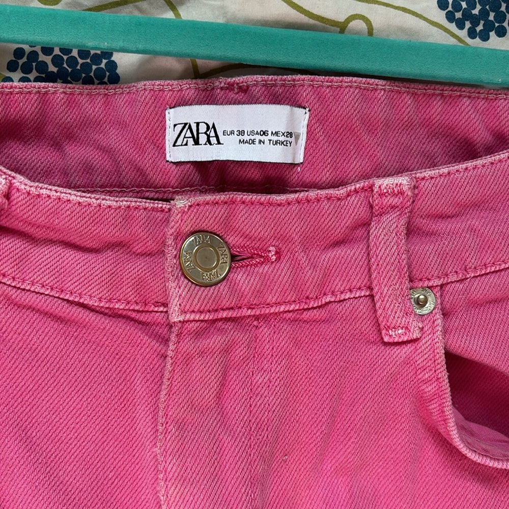 HOT pink Zara jeans wide leg size 6